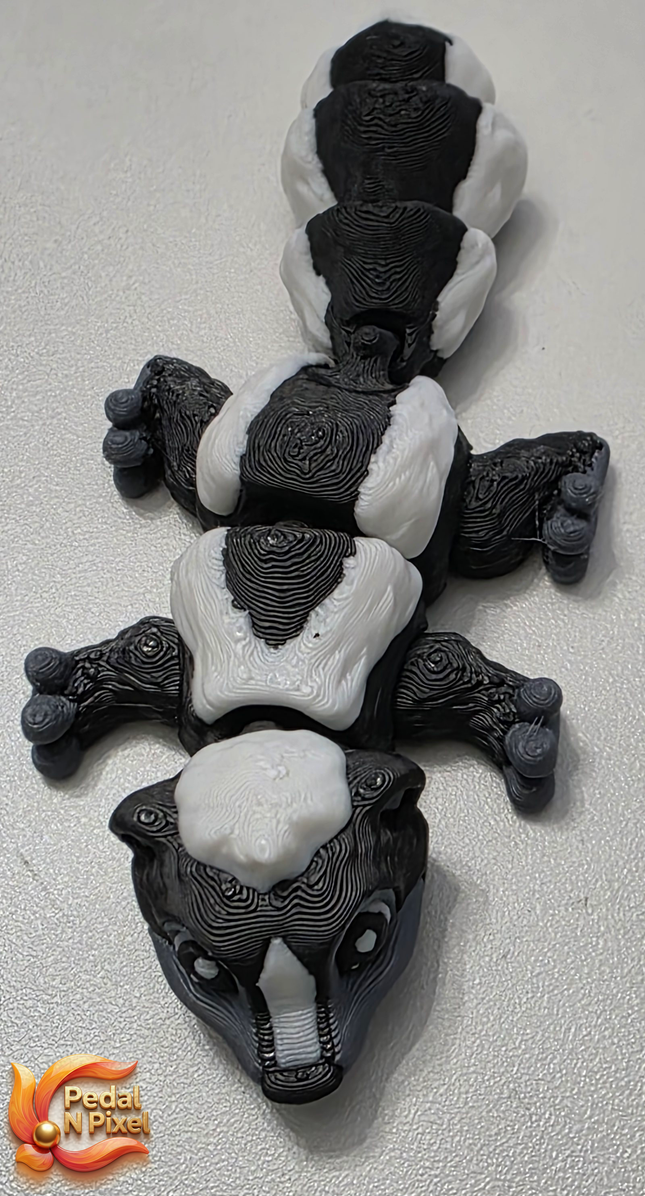 3D Printed Articulating Skunk | Articulating Fidget Toy | Flexi